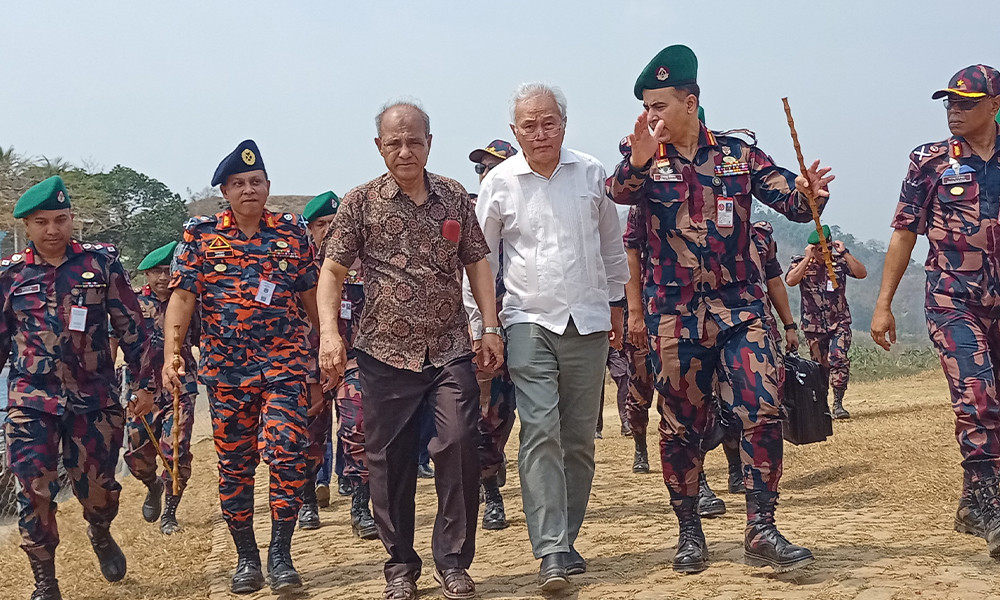 সাজেক পরিদর্শনে দুই উপদেষ্টা